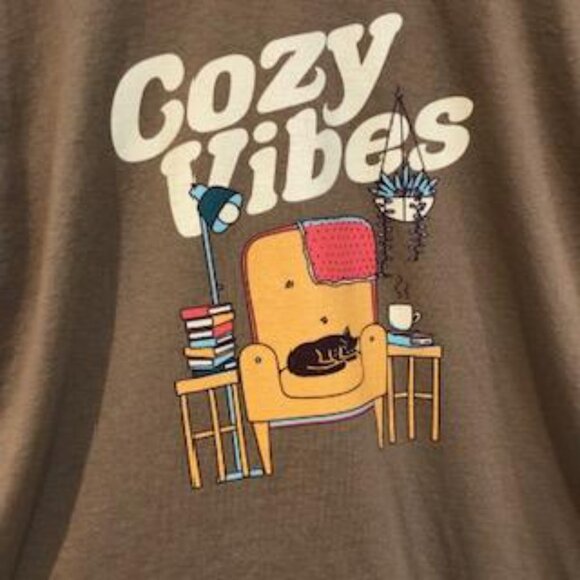Cozy Vibes Cat in Chair Graphic Unisex T-Shirt Size L. - Picture 7 of 16